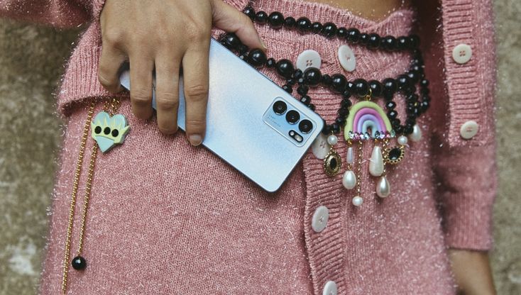 La tecnologia di: Oppo e la creatività di Marco Rambaldi sfilano in passerella per la PE2022