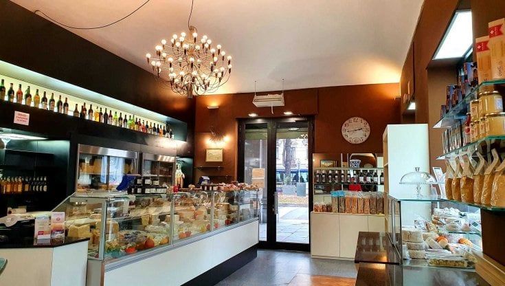  Borgiattino ha traslocato nella vetrina accanto per offrire anche taglieri di formaggi