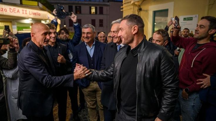 Totti e l’abbraccio con Spalletti: “Mi ha fatto piacere, ma non c’è stato modo di parlare. Avrei voluto essere allenato da Mourinho”