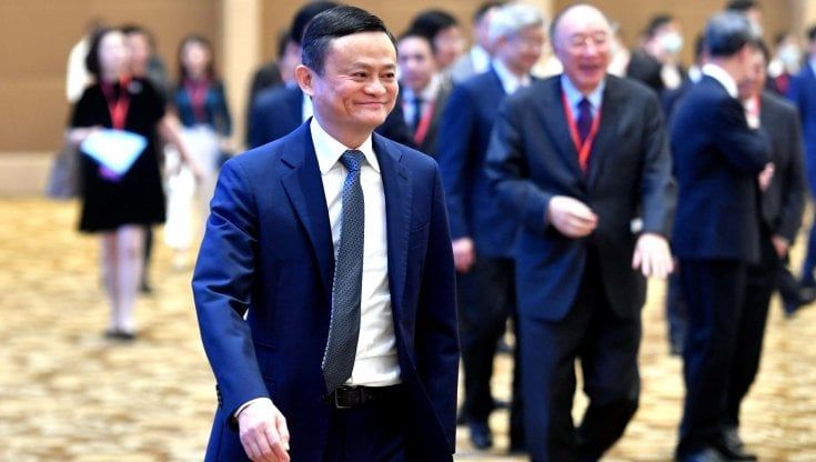 Così Pechino cancella da un giorno all’altro i leader in disgrazia