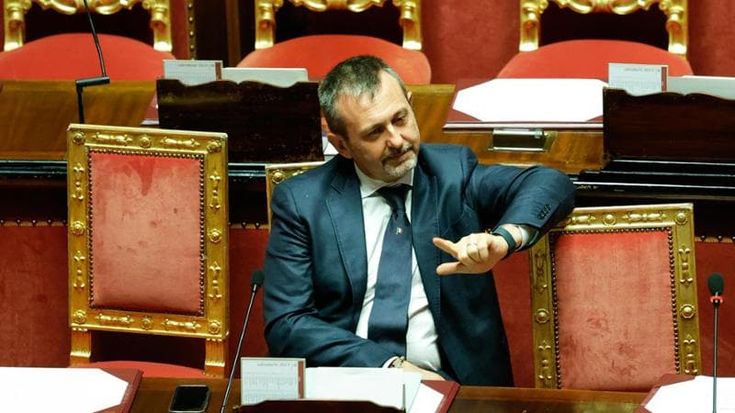 Andrea Delmastro (FdI): “La legge contro i femminicidi si può fare in due mesi. Serve un patto bipartisan”