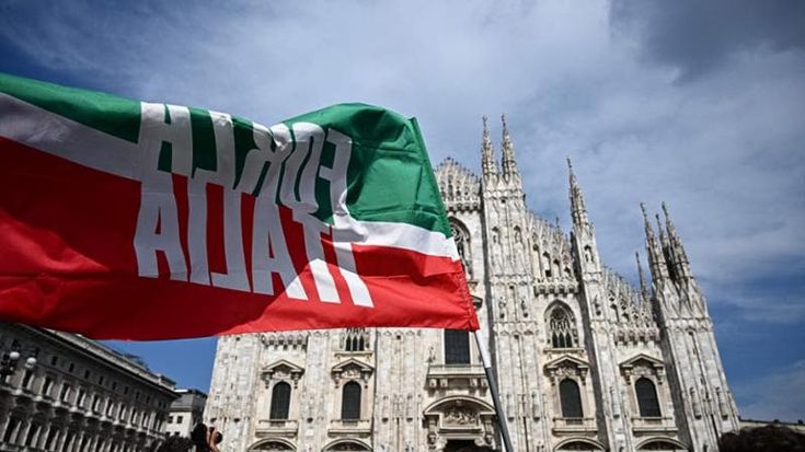 La campagna acquisti di Forza Italia in Regione che inquieta il governatore Fontana