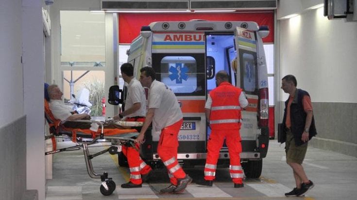 C’è un’urgenza al pronto soccorso: mancano i medici