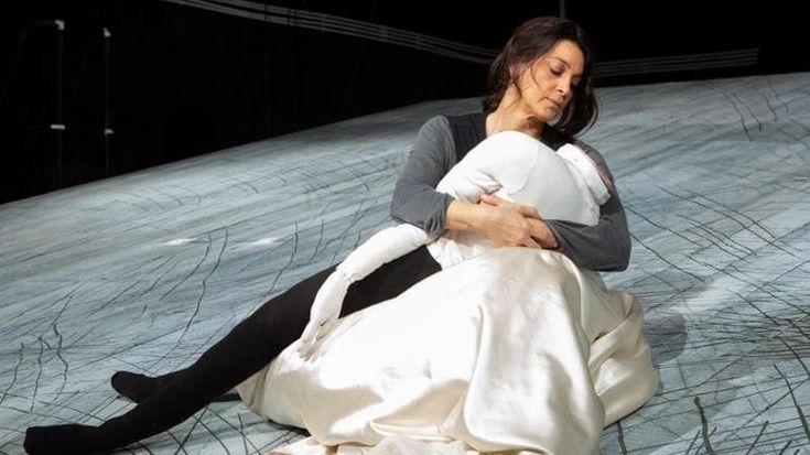 Donatella Finocchiaro: “Che fatica allenarsi per questa sfida col teatro estremo”