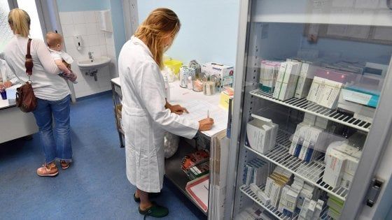 Coronavirus, in Puglia stop a visite negli Scap e alle vaccinazioni: "Ma non lasceremo soli i bambini"