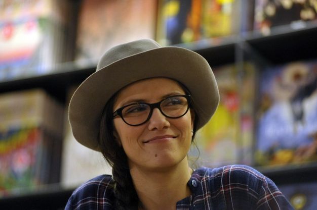 Elisa incontra i fan in libreria<br />e suona al piano 'L'anima vola'<br />&nbsp;