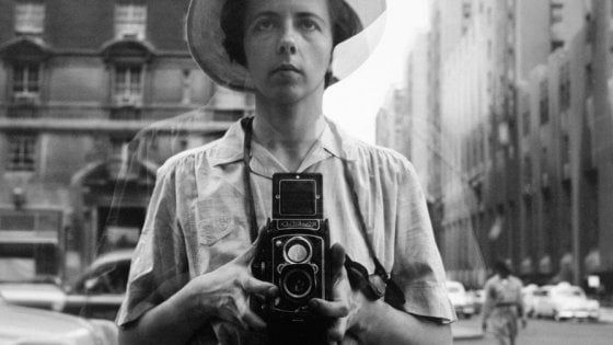 Ecco perché siamo insoddisfatti dei nostri selfie. Roland Barthes lo spiegava 38 anni fa 
