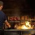 Stregati dal fuoco, la cucina come focolare e la passione di Massimo Bottura per i piatti ancestrali