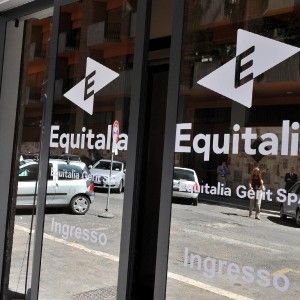 Equitalia, la protesta di Assoutenti