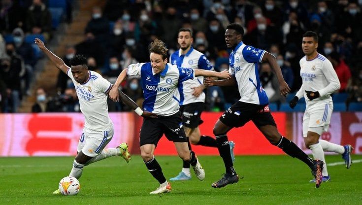 Liga: il Real Madrid non sbaglia con l'Alaves, vince anche l'Atletico