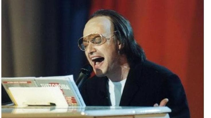 La gaffe di Venditti su un giornale spagnolo ma la foto è di Corrado Guzzanti che lo imita