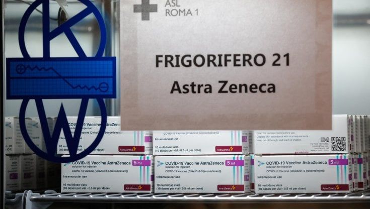 Vaccino AstraZeneca, stop a open week over 18 nel Lazio