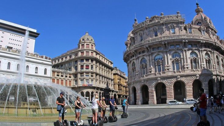 Confindustria: l'Italia è "ripartita in modo robusto". Ma i contagi rischiano di raffreddare il rimbalzo estivo