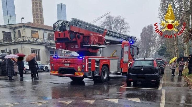 Incendio all’ospedale Sacco: in fiamme gli spazi del Padiglione 16. Evacuati pazienti e personale