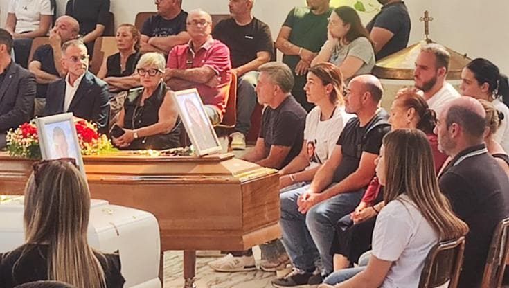 Madre e figlio morti a Partinico, celebrati i funerali