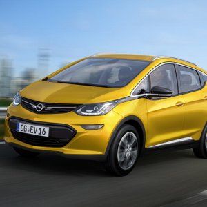 Ampera-E, Opel rilancia così l’auto elettrica