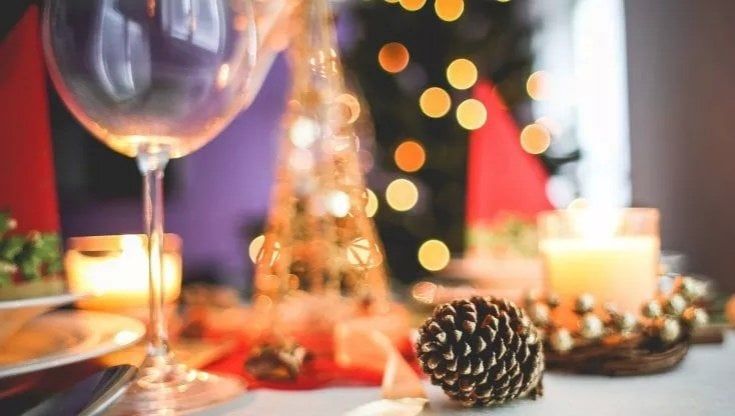 Lopalco: "Prepariamoci a un Natale senza tavolate, se va bene potremmo riunirci in 6 o 7 persone"