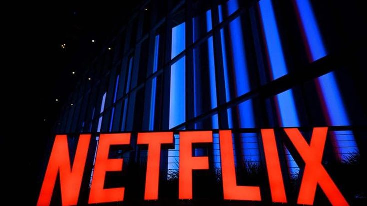 Netflix alza i prezzi degli abbonamenti. Rincari per tutti i piani