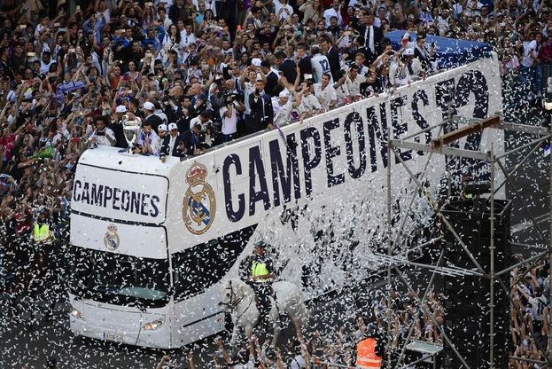 Champions, dopo il trionfo il Real fa festa per le strade di Madrid