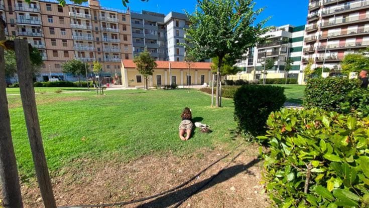 “Se non te ne vai, ti do un calcio”: un’altra ragazza aggredita nel parco Rossani dopo Giuditta