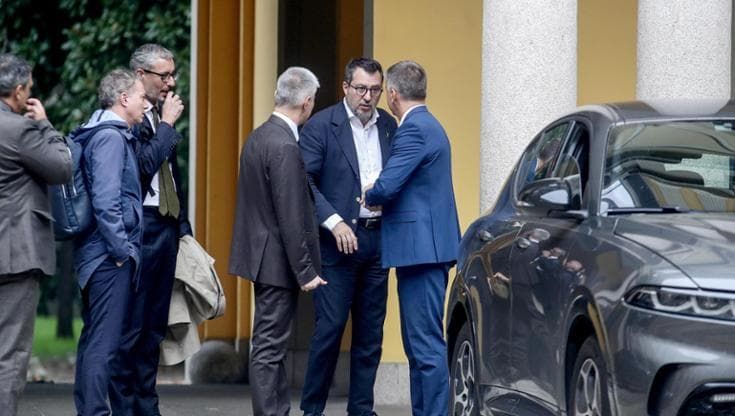 Protesta dei tir, Salvini rassicura: “I 480 milioni disponibili subito, ma devono finire i blocchi”