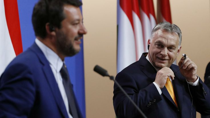 Salvini all'attacco dei 5S: "Cercano la crisi. Ci vediamo a Palazzo Chigi"