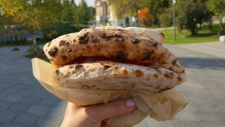 Quella al portafoglio? La mamma di tutte le pizze 