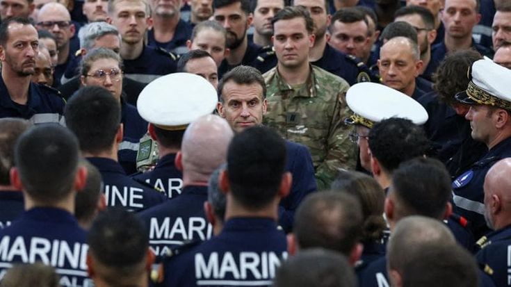 Cipro, la visita di Macron: “Qui Europa sotto attacco”. L’Ue: “Servono mezzi navali”