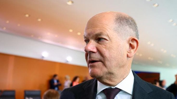 Scholz, il cancelliere “Teflon”: indifferente alla sconfitta delle europee lavora alle nomine e punta alla rimonta nel 2025