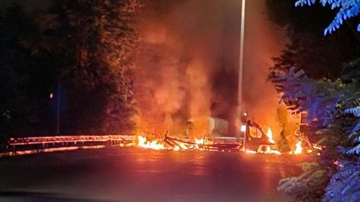 Rapina in un centro logistico a Lacchiarella: spari, tir in fiamme e chiodi per coprire la fuga