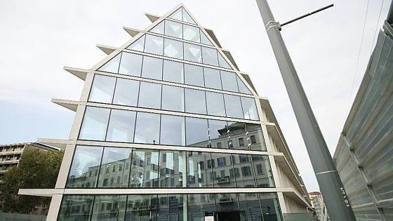 Milano, apre la Fondazione Feltrinelli: una settimana di eventi fra letture, musica e performance