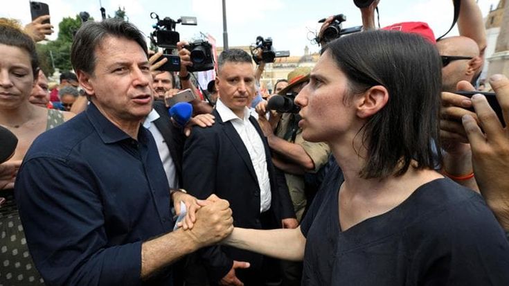 Sondaggi politici: si allarga la forbice tra Pd e M5S. Il centrodestra sull’onda della stabilità