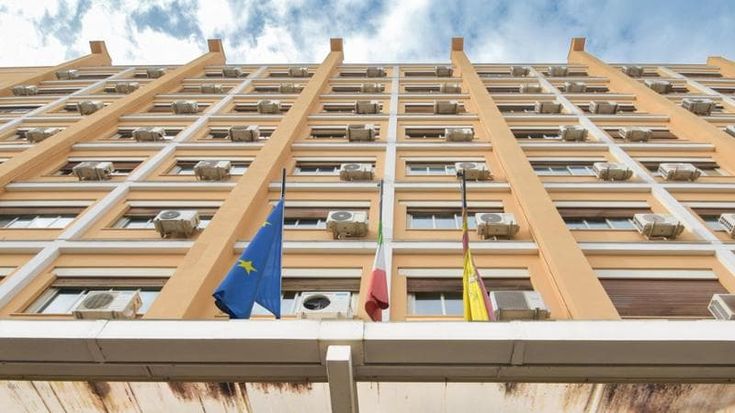 Iacolino cede la poltrona: sulla successione è una partita tra FI e FdI