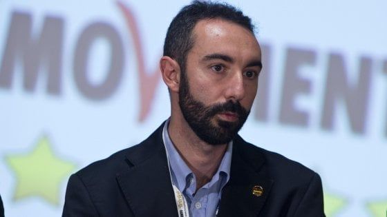 Coronavirus, bufera sul 5S Barillari per il suo sito web anti-vaccini. Il consigliere: "Verrò espulso dal Movimento"