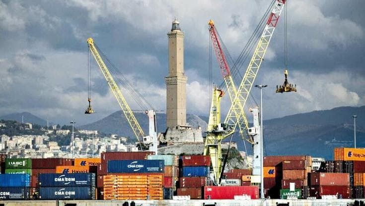 Container, è allarme in porto: costi raddoppiati sulla rotta per l’Asia