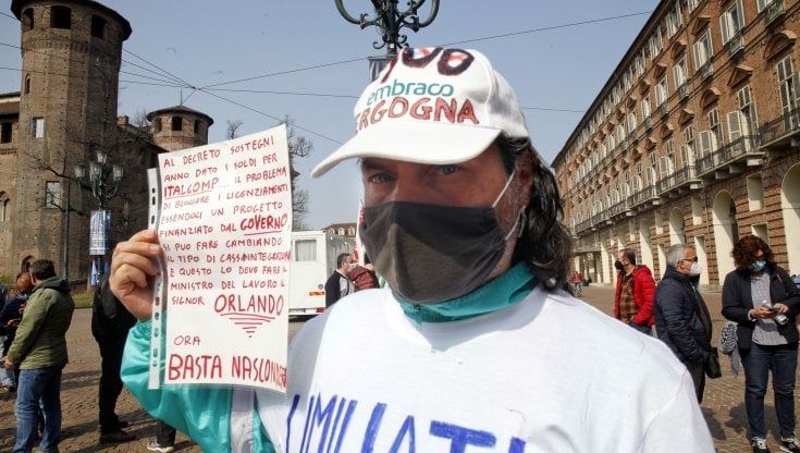 Embraco, gli operai tornano in piazza e attaccano il governo: "Non ci ascolta"