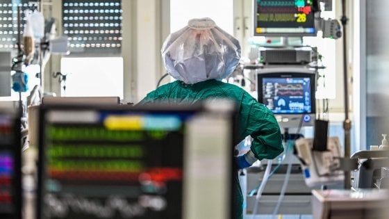 Coronavirus Roma, 80 i nuovi positivi: per il terzo giorno sotto i 100 casi. "Stabilizzare la discesa"