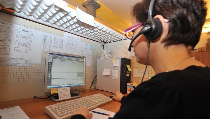 Parla un operatore del call center regionale: “Passo giornate a dire ai pazienti che non c’è posto per gli esami”