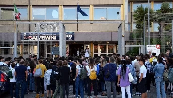 Bari, il rebus dei doppi turni al liceo Salvemini per il cantiere: “Vogliamo risposte”