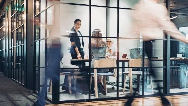 Mercato del lavoro in Emilia-Romagna: meno disoccupati e molti abbandoni