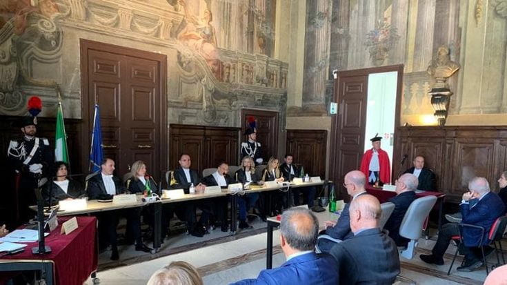 La Corte dei Conti bacchetta De Luca sulle liste d’attesa della Sanità, ma lui: “Ci sono falsi nei bilanci del teatro San Carlo: verificate”