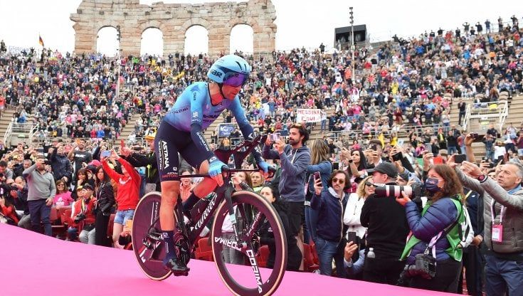 Ciclismo, Vincenzo Nibali corre in Puglia: il campione in gara da Castellaneta ad Alberobello