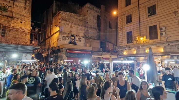 Risse, feriti, arresti: alla Vucciria residenti in rivolta