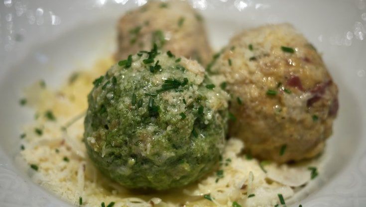 Tra fondue e canederli, ecco dove mangiare a Roma come in una baita di montagna