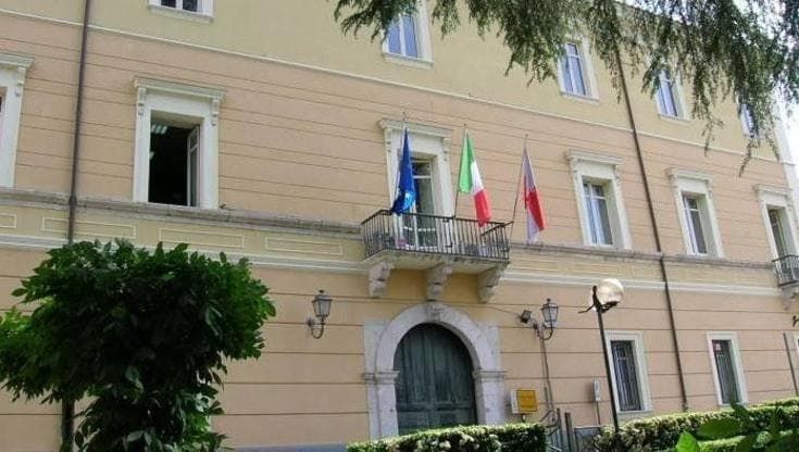 Benevento, arrestato per tangenti il capo di gabinetto di Mastella: a casa 150.000 euro e orologi