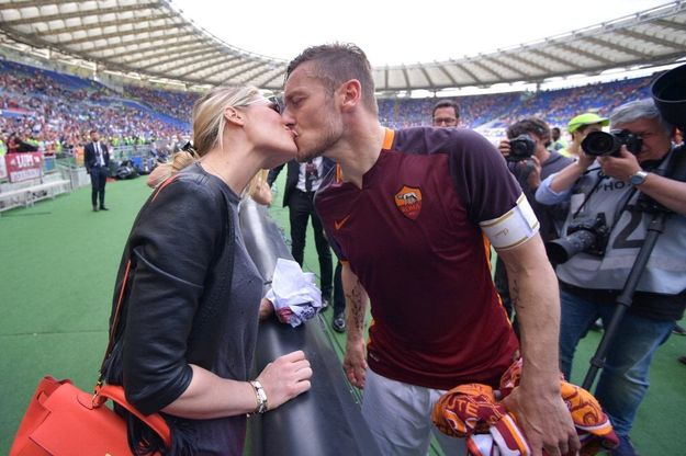 Totti compie 40 anni: la vita con Ilary fuori dal campo