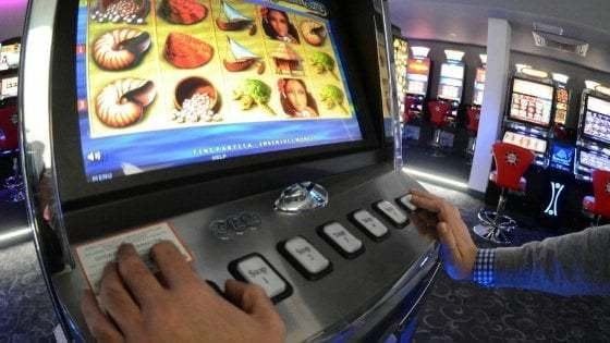 Roma, le associazioni contro la dipendenza dal gioco d'azzardo: "La pandemia può essere un'opportunità per smettere"