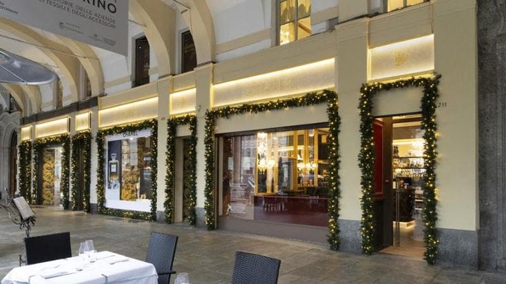 C’è un nuovo caffè in piazza San Carlo a Torino: lo ha aperto Sinatra