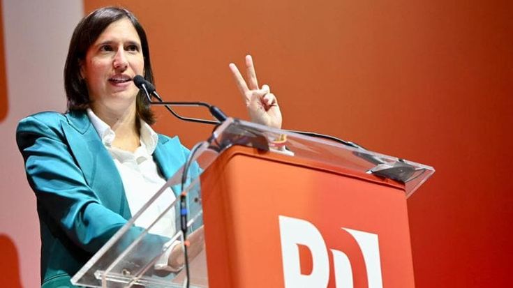 Assemblea Pd, Schlein: “Io candidata premier con o senza primarie”. Approvata la sua proroga