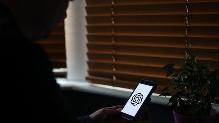 “I genitori mi picchiano, è giusto?” chiede aiuto a ChatGpt e scappa